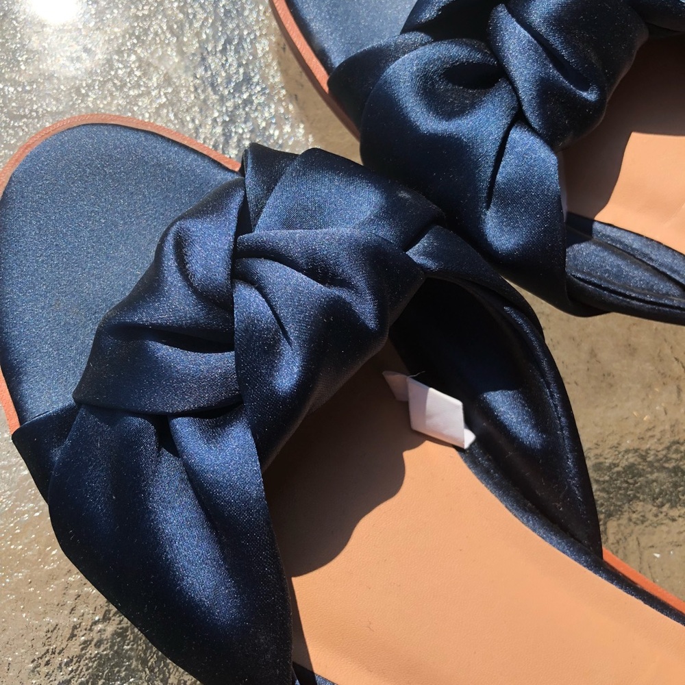 Blue bow slides